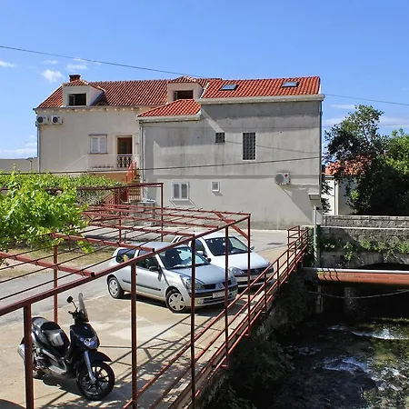 8835e Apartman *
